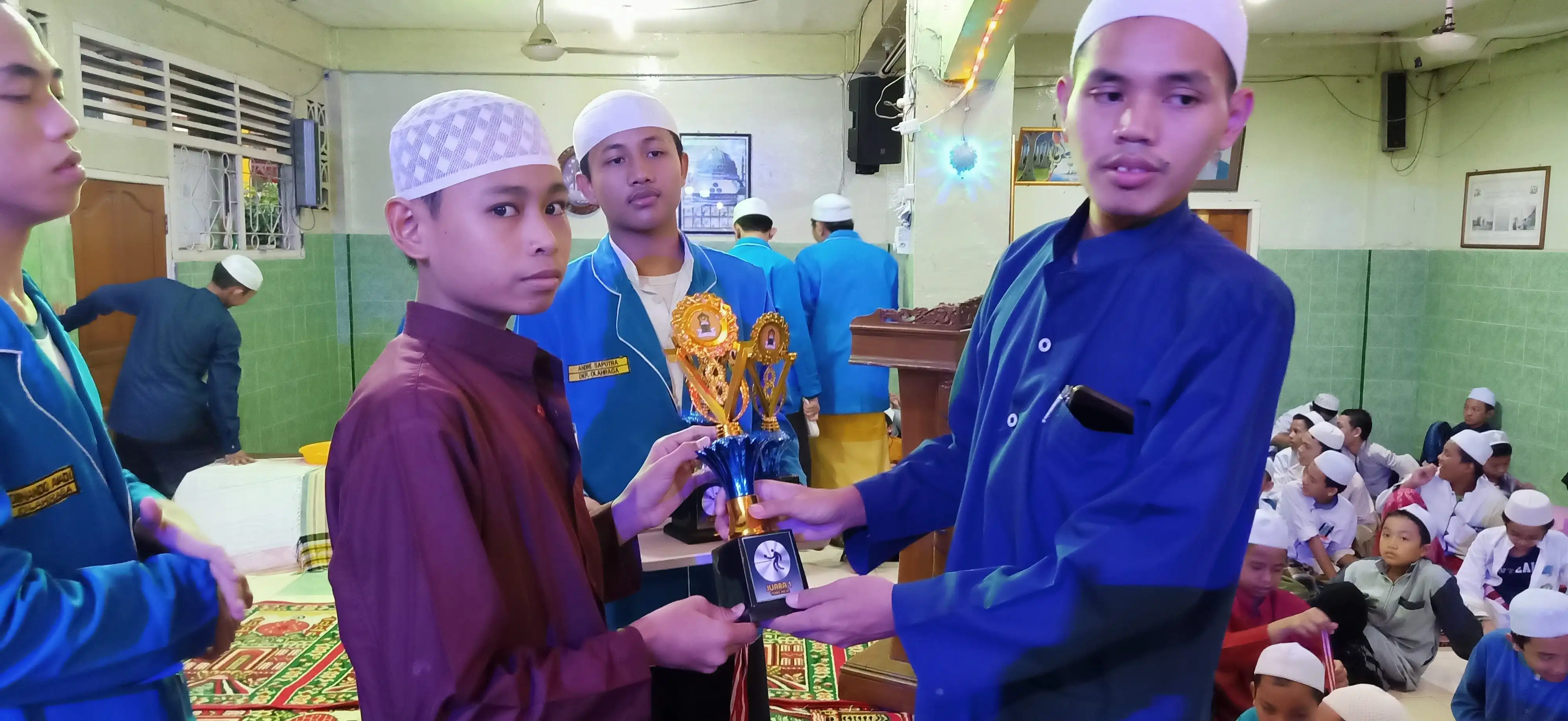 Pembagian Hadiah 182